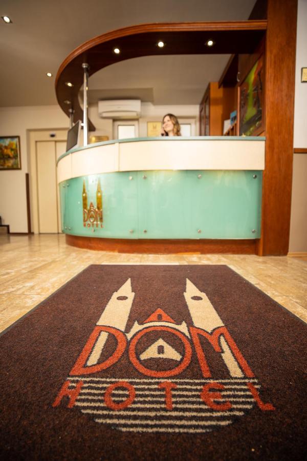 Dóm Hotel Szeged Buitenkant foto