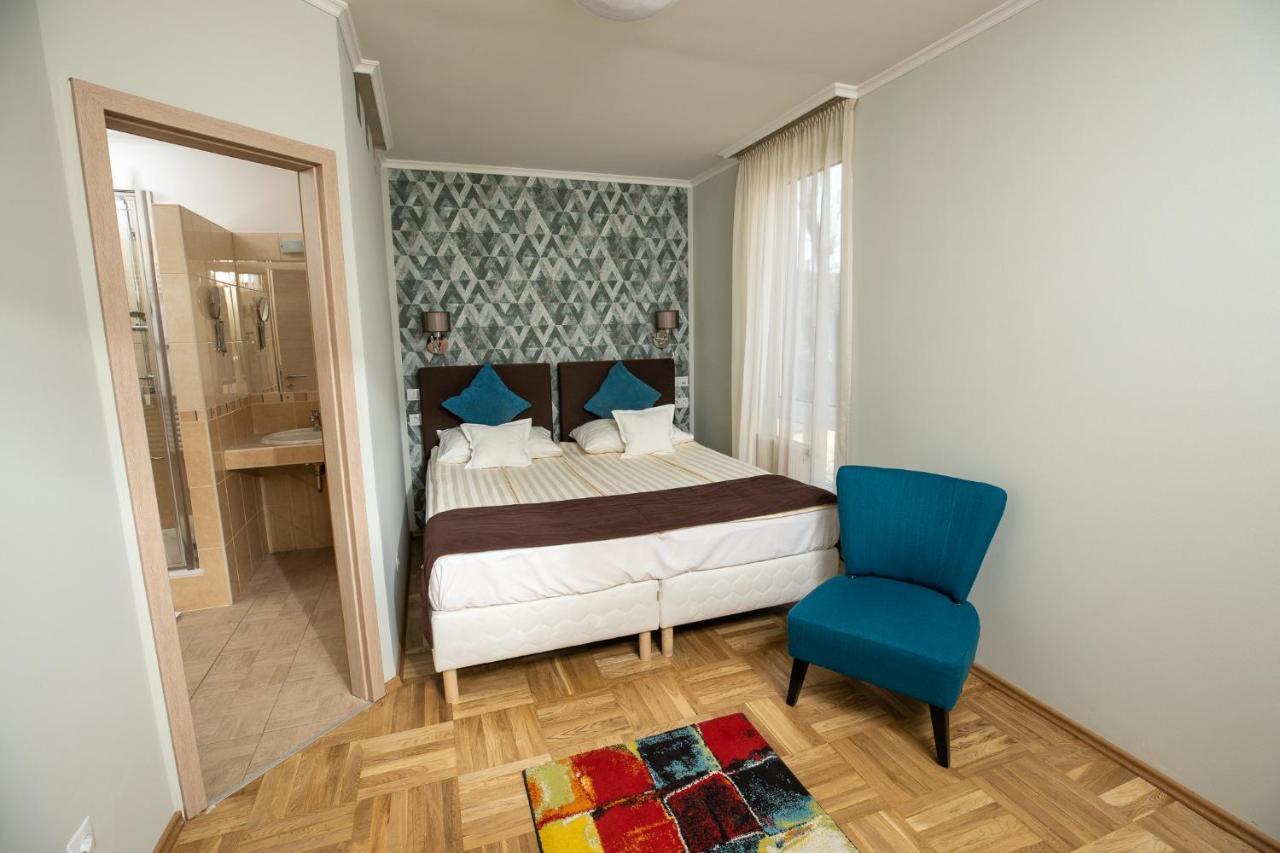 Dóm Hotel Szeged Buitenkant foto