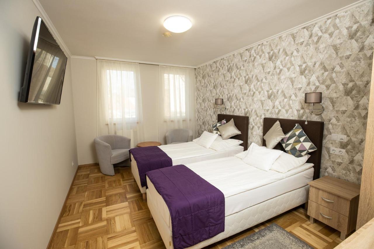 Dóm Hotel Szeged Buitenkant foto